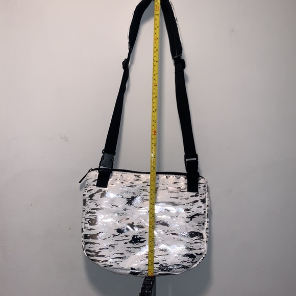 PUMA Wild Cat Messenger Bag - Picture 6 of 9